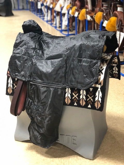 Couvre selle western noire avec doublure polaire