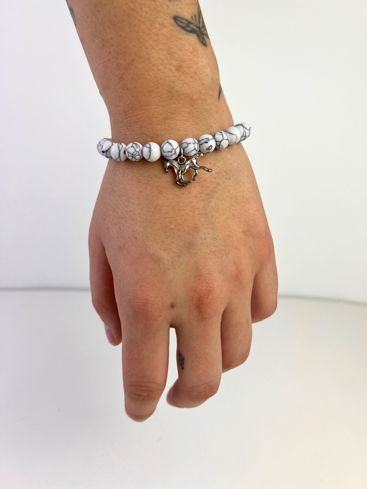 Bracelet de pierres blanches
