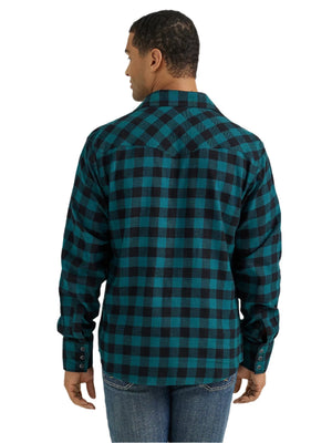 Men's Flanel Shirt from Wrangler in the shade Turquoise Buffalo, back shot.