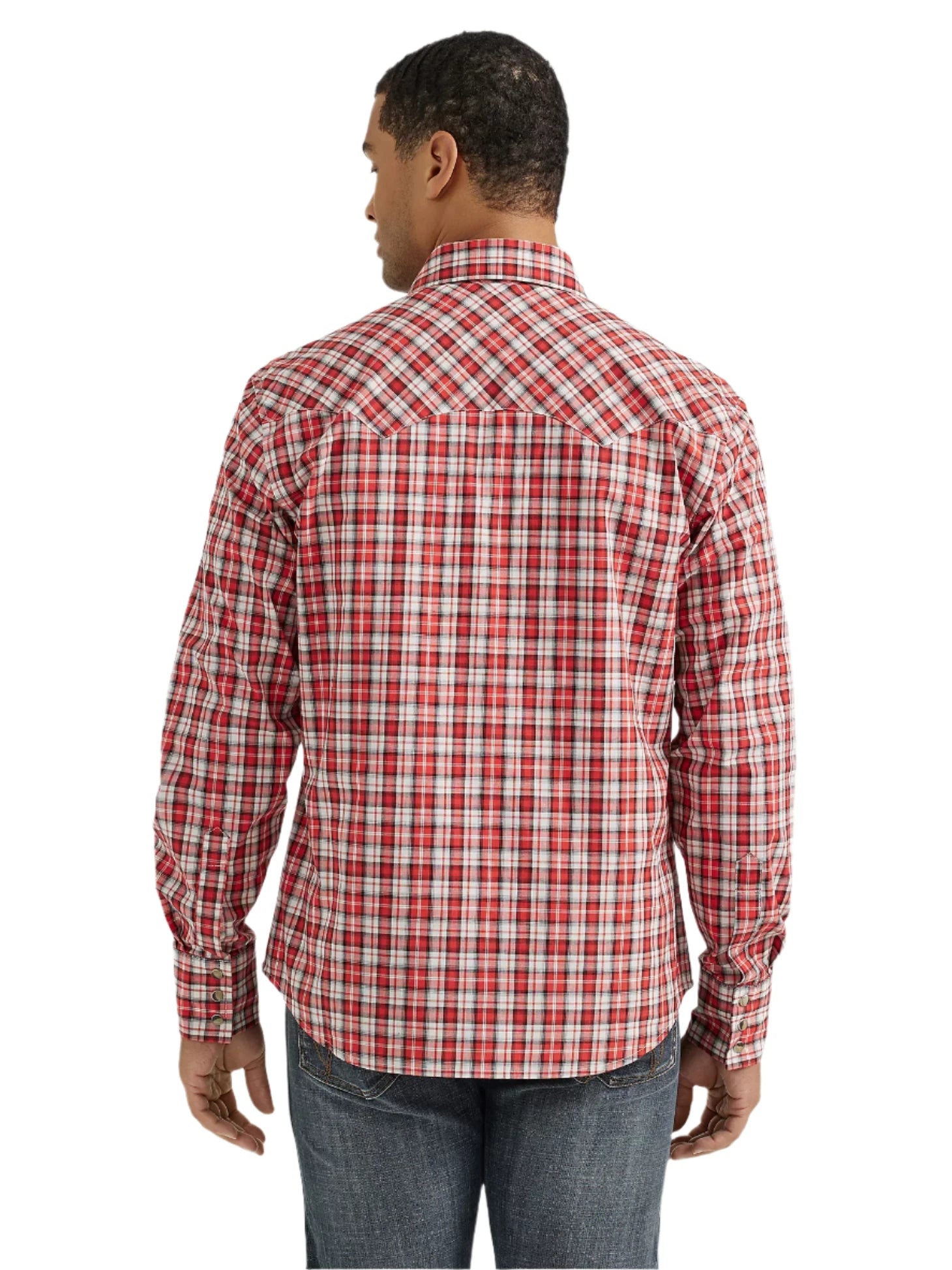 men's retro shirt in cherry plaid from wrangler seen from the back